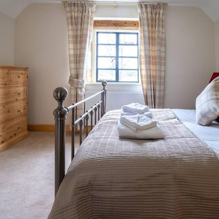 Pass The Keys Fourshires Lodge Wonderful Panoramic Views Moreton-in-Marsh Eksteriør billede