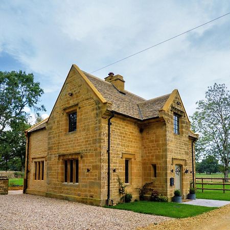 Pass The Keys Fourshires Lodge Wonderful Panoramic Views Moreton-in-Marsh Eksteriør billede